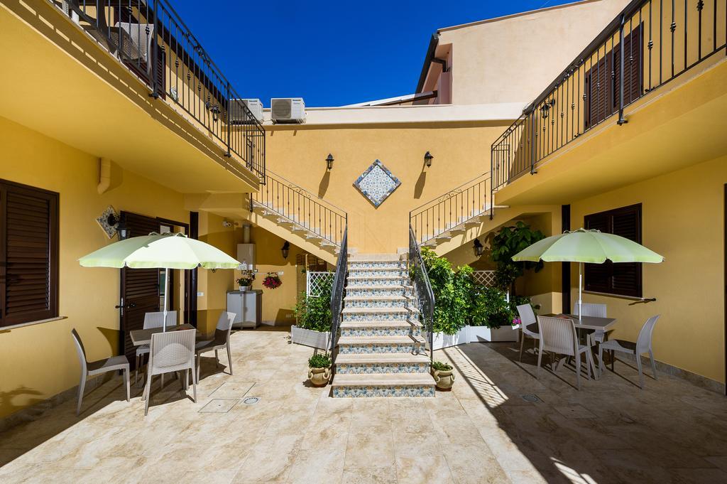 Appartamenti Il Patio Сан-Вито-Ло-Капо Экстерьер фото